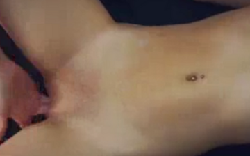 สาวนมใหญ่ร่างกายเนีนเจอนวดเงี่ยนเหงาเงี่ยนอยู่นอนจนมีเพื่อนหนุ่มมาช่วยเย็ดเธอให้เสียวแอบถ่ายหี