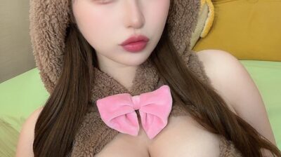 Ren Gojo สะกดสายตาด้วยความมั่นใจและพลังในตัวเธอ